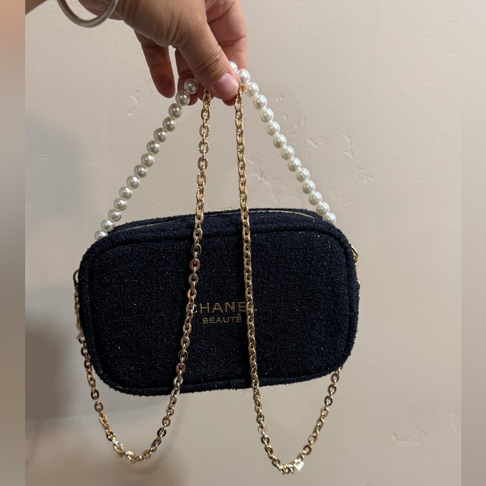 CHANEL Beauty Navy Tweed + added Gold Chain Camellia GWP With Box